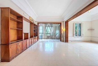 Casa señorial junto a la Clínica Teknon, Barcelona