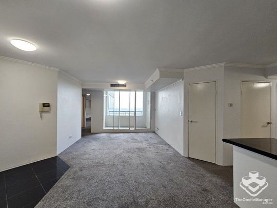 Spacious 2 bedroom 2 bathroom apartment in Chatswood CBD - Photo 1
