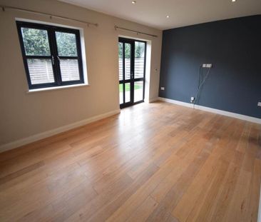 3 bedroom semi-detached house to rent - Photo 3