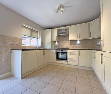 3 bedroom detached house to rent - Photo 2