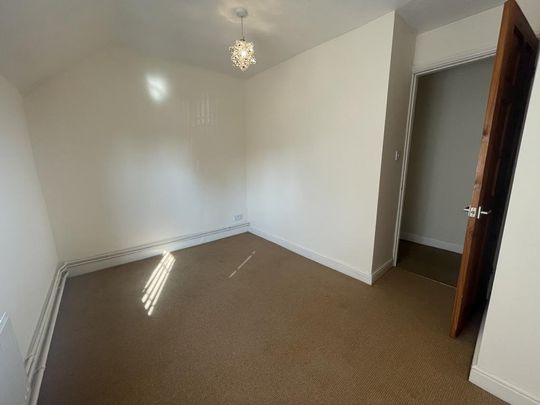 3 bedroom end of terrace house to rent - Photo 1