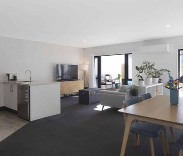 RICHMOND - 2 BEDROOMS, 1.5 BATHROOMS, HEATPUMP, SINGLE GARAGE - Photo 4