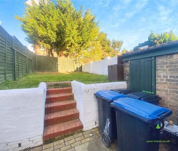 3 bedroom end of terrace house to rent - Photo 3