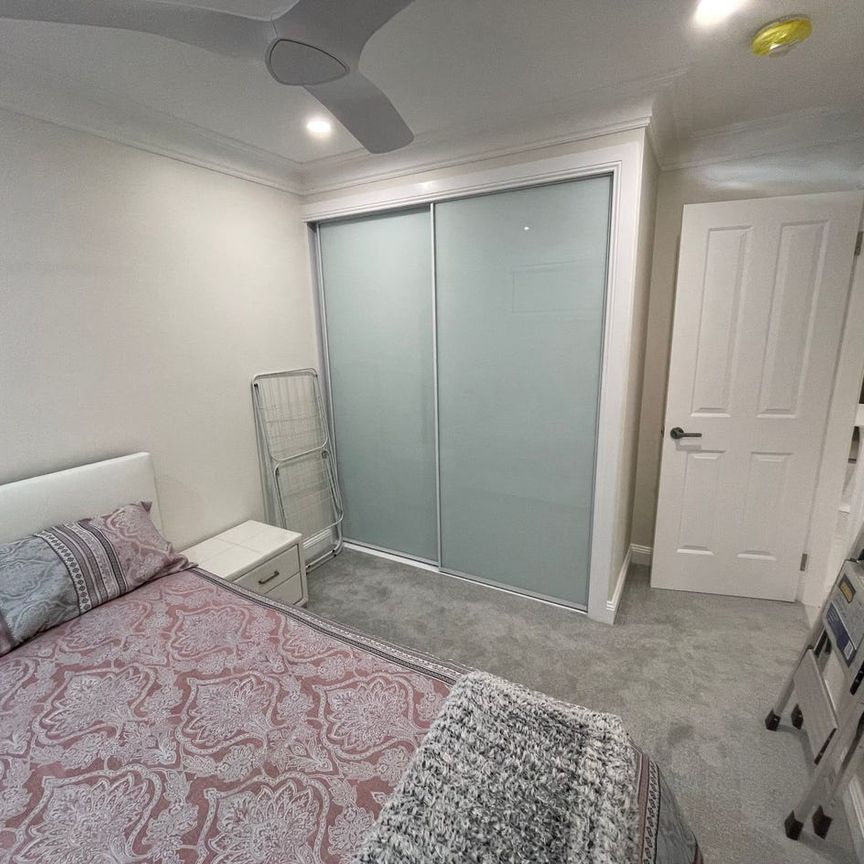 Modern Two Bedroom House - Photo 1