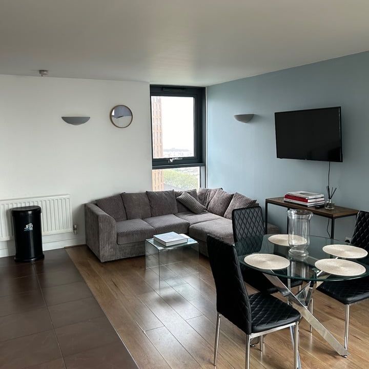 Room in a Shared Flat, Neutron Tower, E14 - Photo 1