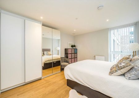 Plough Lane, SW17 0RF, London - Photo 2