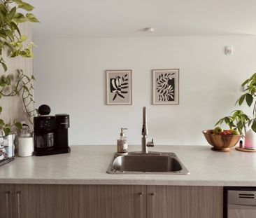 4 1/2 + Bureau à Louer - 1er Aout 2026 - Photo 1