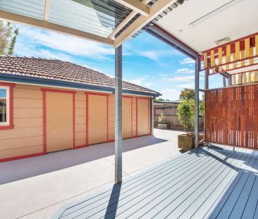 Duplex Sized, Renovated Ground Floor Apartment - Photo 4