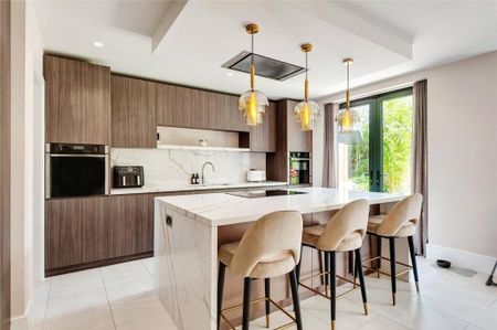 4 bedroom detached house to rent - Photo 5