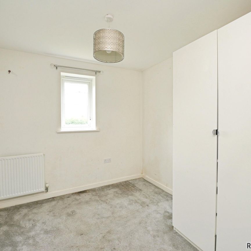 2 bed Flat in Morse Lodge 44 Whitworth Avenue, Romford, RM3 7GP - Photo 1
