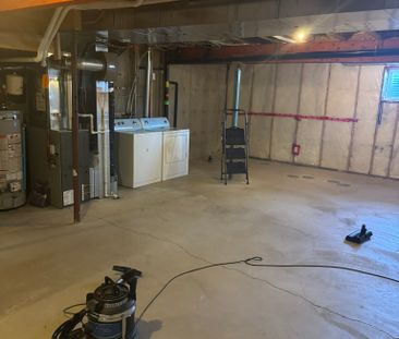 Cozy and Comfortable 2 Bedroom 2.5 Bathroom Condo Unit - Photo 1