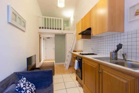 Flat 02 Penywern Road, Earls Court SW5 9SX - Photo 2