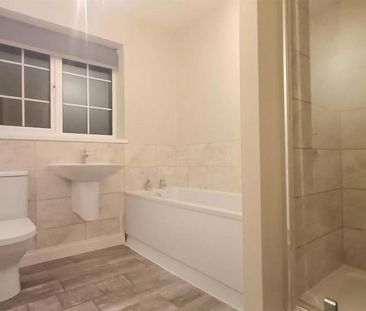 3 bedroom detached bungalow to rent - Photo 2