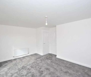 Sparrowhawk Crescent, Hardingstone, NN4 - Photo 3