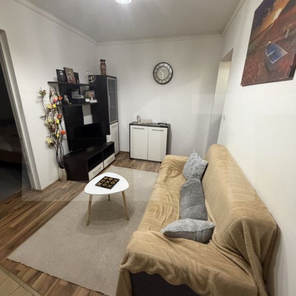 Apartament 2 camere, 40 mp, zona Intim - Fotografie 1