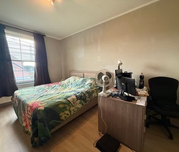 Ruime woning met 4 slaapkamers en een ruime tuin - Photo 3