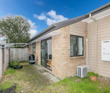 Modern Townhouse - Photo 3