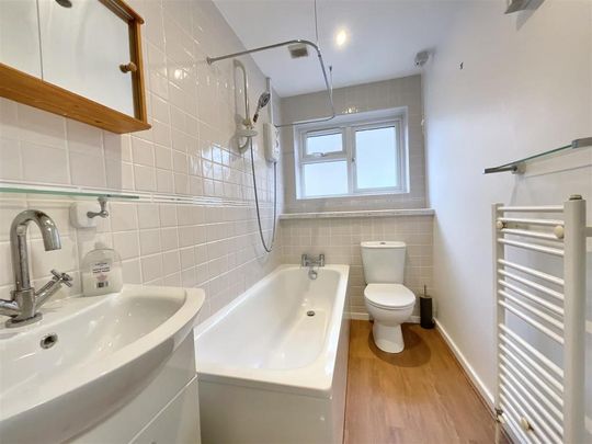 3 bedroom semi-detached house to rent - Photo 1