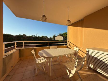 Appartement T3 meublé avec garage et piscine - Photo 5