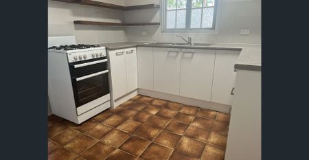 3 Bedroom Family Home – Walk to Banksia Beach State School - Photo 4