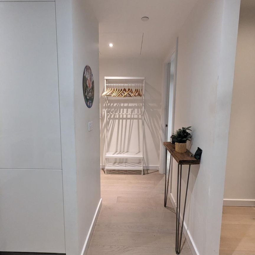 1 bed Apartment in 155 Wandsworth Road, Sky Gardens, Nine Elms, London, SW8 2FY - Photo 1