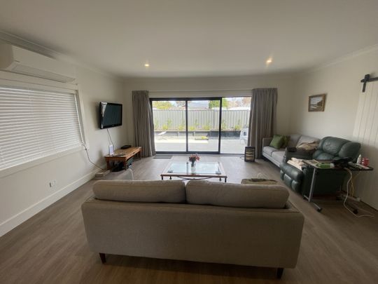 9 McCarthy Way, Mahora - Photo 1