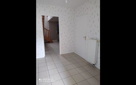 Location Maison 3 pièces 74 m² Rosnay - Photo 4