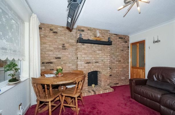 2 bedroom house to rent - Photo 1