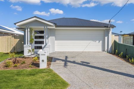 Stylish and Spacious Family Home in a Great Location - Photo 2