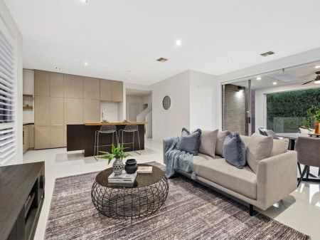 Resort-Style Luxury & Effortless Entertaining - Photo 4