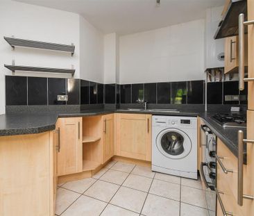 2 bedroom apartment to rent - Photo 4