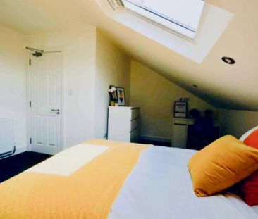 3 Beds 2 Baths - Photo 4