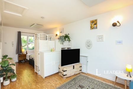 studio to rent Monarch Mews, Streatham - Photo 2
