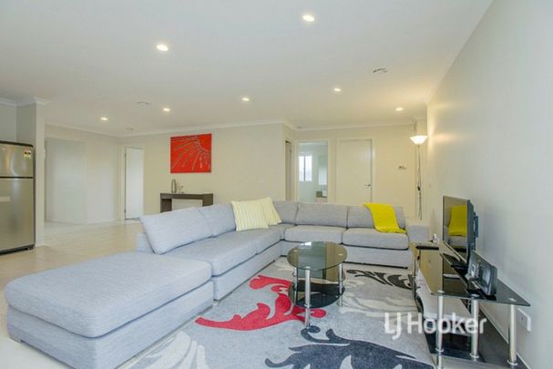 1 Lorne Way, Point Cook VIC, Belconnen - Photo 1