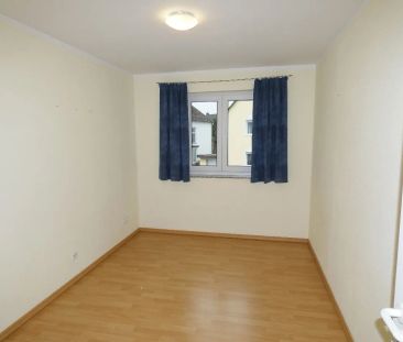 Helle 3-Zimmer-Wohnung mit Einbauküche und zwei Balkonen in gefragt... - Photo 4