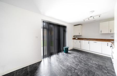 3 bedroom end of terrace house to rent - Photo 5