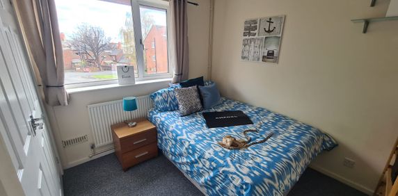 1 Bed - 11 Kendal Bank, City Centre, Leeds - LS3 1NR - Professional - Photo 2