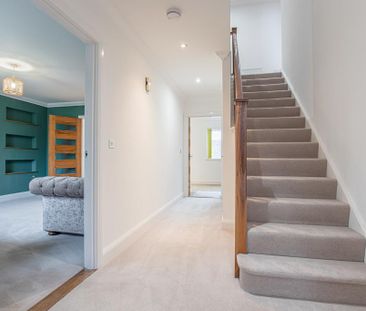 4 bedroom detached house to rent - Photo 4