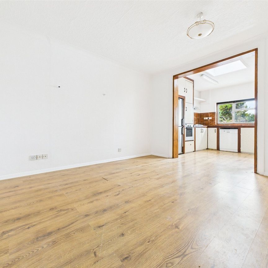 Heath Road, Hounslow, TW3 - Photo 1