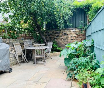 2 Bed Terraced House, Sun Ln, SE3 - Photo 6