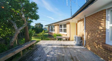 Family Home in Saint Andrews - Photo 2