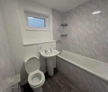 3 bedroom terraced house to rent - Photo 6