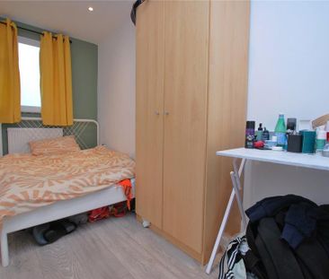 7 bedroom end of terrace house to rent - Photo 2