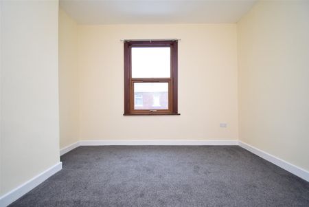 Wakefield Road, Ossett - Photo 3