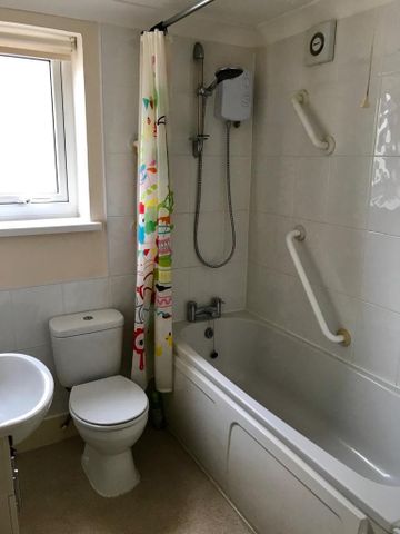 1 bedroom flat to rent - Photo 4