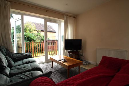 5 bedroom end of terrace house to rent - Photo 4