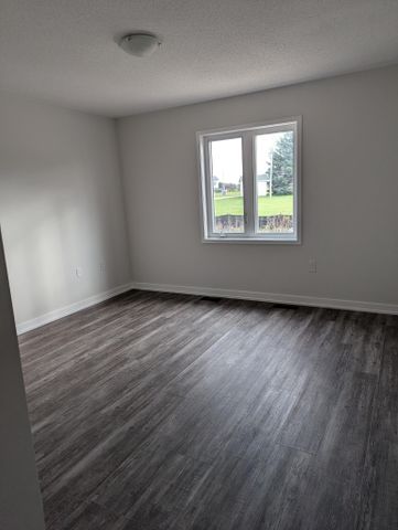 For Lease - 2036 Horace Duncan Crescent, Oshawa, Ontario - Photo 3