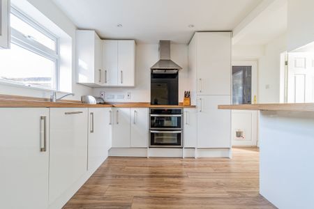 Bruce Road, Woodley, Reading, RG5 - Photo 2