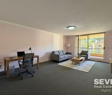 Classic 2 Bedroom Apartment in Riverside Complex - Photo 5
