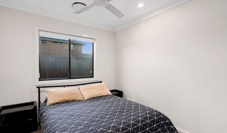 IMMACULATE SINGLE LEVEL HOME - Photo 2